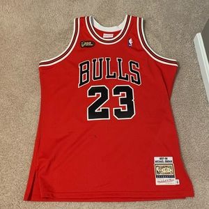 Mitchell & Ness Authentic Michael Jordan 1997-1998 Finals Road Jersey (Size-48)